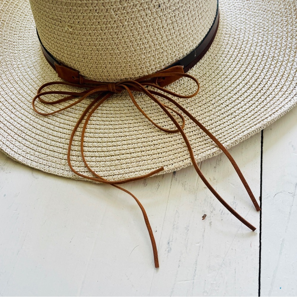 Classic Cream Tan Cowboy Hat Brown Band Metallic Accents Cowrie Shell - Picture 7 of 11